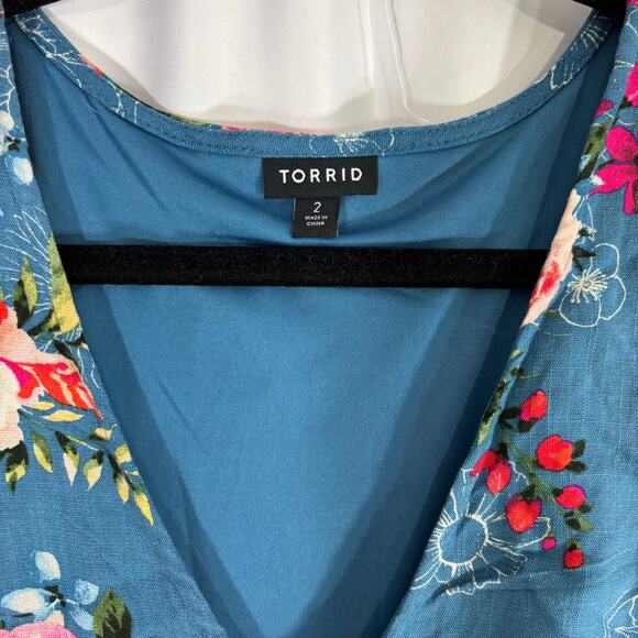 Torrid Rayon Slub Button Up With Waist Detail Tank floral blue Size 2 - Picture 6 of 6